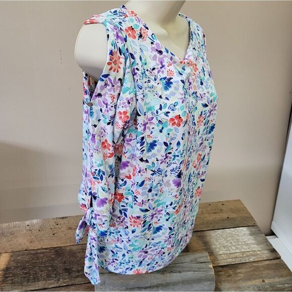 The Limited split sleeve top - Picture 1 of 9